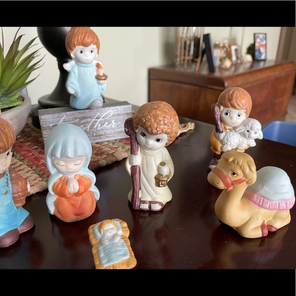 11 piece Nativity Set - Picture 1 of 8